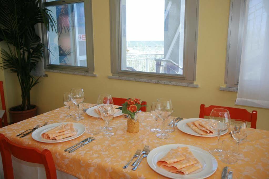 Hotel Levante Sul Mare Lido Di Savio Ngoại thất bức ảnh